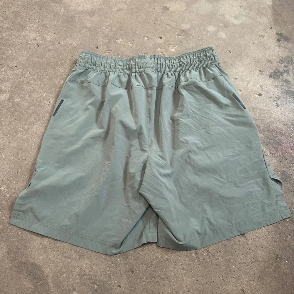 LEG3ND Athletic Shorts Mens L Green Zipper Pockets Performance Gym Workout